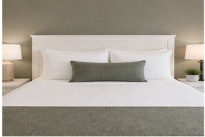 Classic Room - The Westbury Hotel (Toronto)