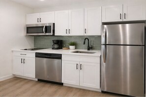 Classic Room | Private kitchen - The Westbury Hotel (Toronto)