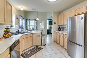 Fridge, microwave, stovetop, dishwasher