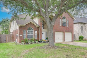 Exterior - Fun for All Ages! Spacious Home in Richmond (Richmond)