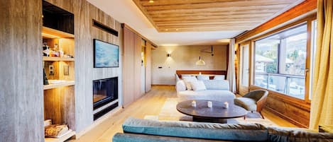 Smart TV, fireplace, offices