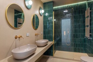 Shower, bidet, towels - A bright and welcoming 60 square meters apartment, perfect for two people, located on the second floor of a period building with an elevator (NOT accessible to disabled guests).The property is located in the elegant Prati district, close to the Vatican C (Rome)
