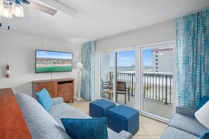 Living area - Cozy 1-bedroom apartment with AC in brilliant Ormond Beach tropic sun (Ormond Beach)