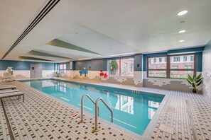 Pool - Walk to MIT & T Stop! Kendall Square Extended Base (Cambridge)