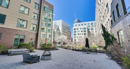 Walk to MIT & T Stop! Kendall Square Extended Base