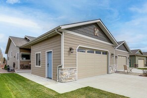 Exterior - Next to Public Golf Course! Kalispell Townhome (Kalispell)