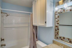 Hair dryer, towels - Private Patio! Family Home in Corpus Christi (Corpus Christi)