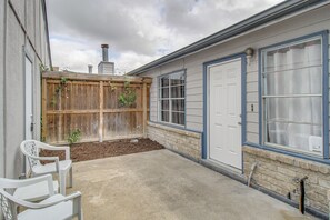 Terrace/patio - Private Patio! Family Home in Corpus Christi (Corpus Christi)