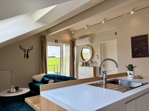 Premium Couples Lodge With Jacuzzi