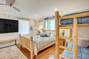 Desk, iron/ironing board, Internet, bed sheets - Group Escape on Serene Lake! Hike, Fish & Paddle (McCalla)