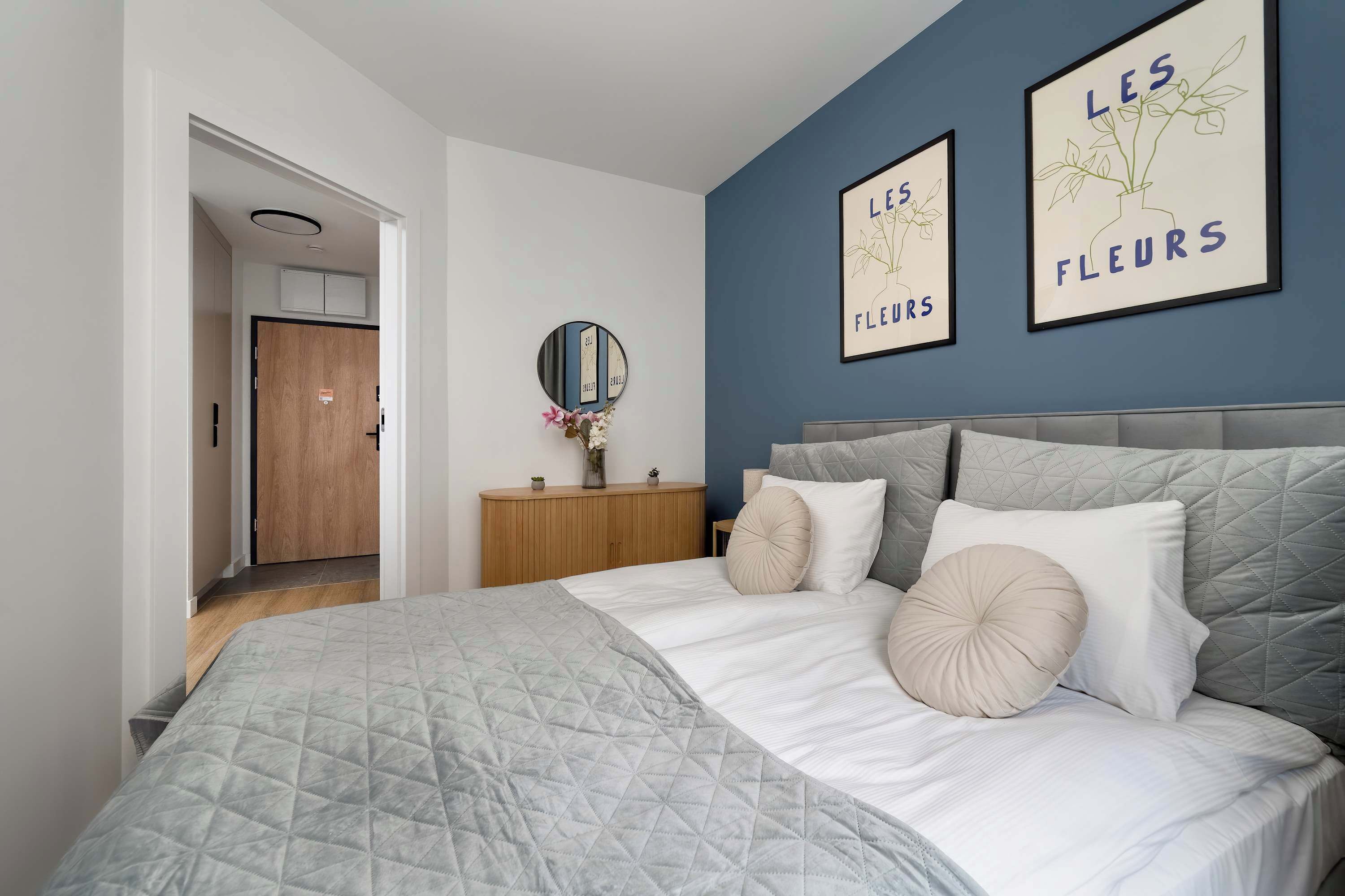 Iron/ironing board, travel cot, WiFi, bed sheets