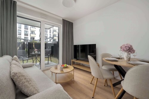Beige Apartment | Parking | Furnished Terrace