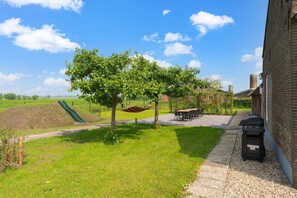 Outdoor dining - Beautiful new group home with panoramic views (Montfoort)