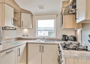 Fridge, oven, stovetop, toaster