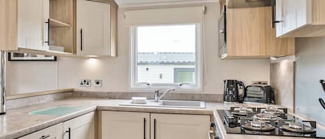 Fridge, oven, stovetop, toaster