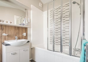 Bathroom - Platinum Caravan 2 (Pet) (Hunters Quay, Argyll)