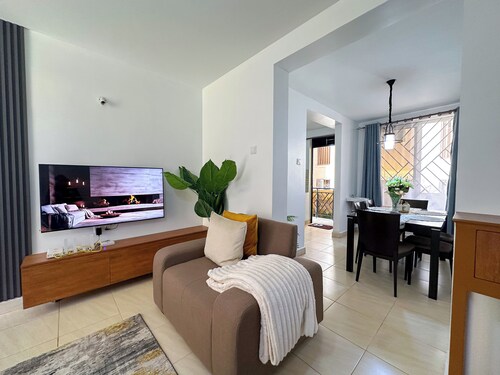 The snug cove, beautifully furnished and fully functional. Family friendly!