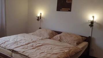 WiFi, bed sheets