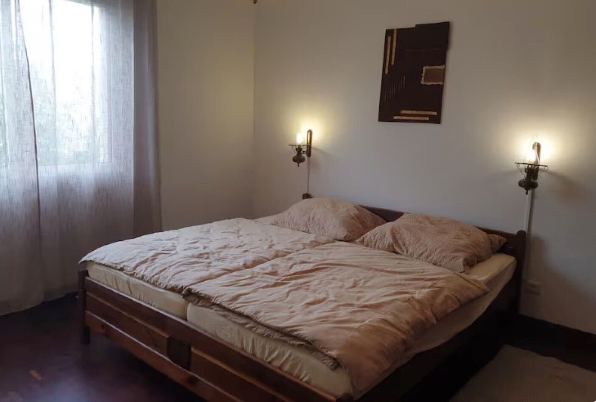 WiFi, bed sheets