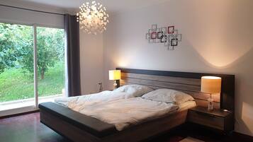 WiFi, bed sheets