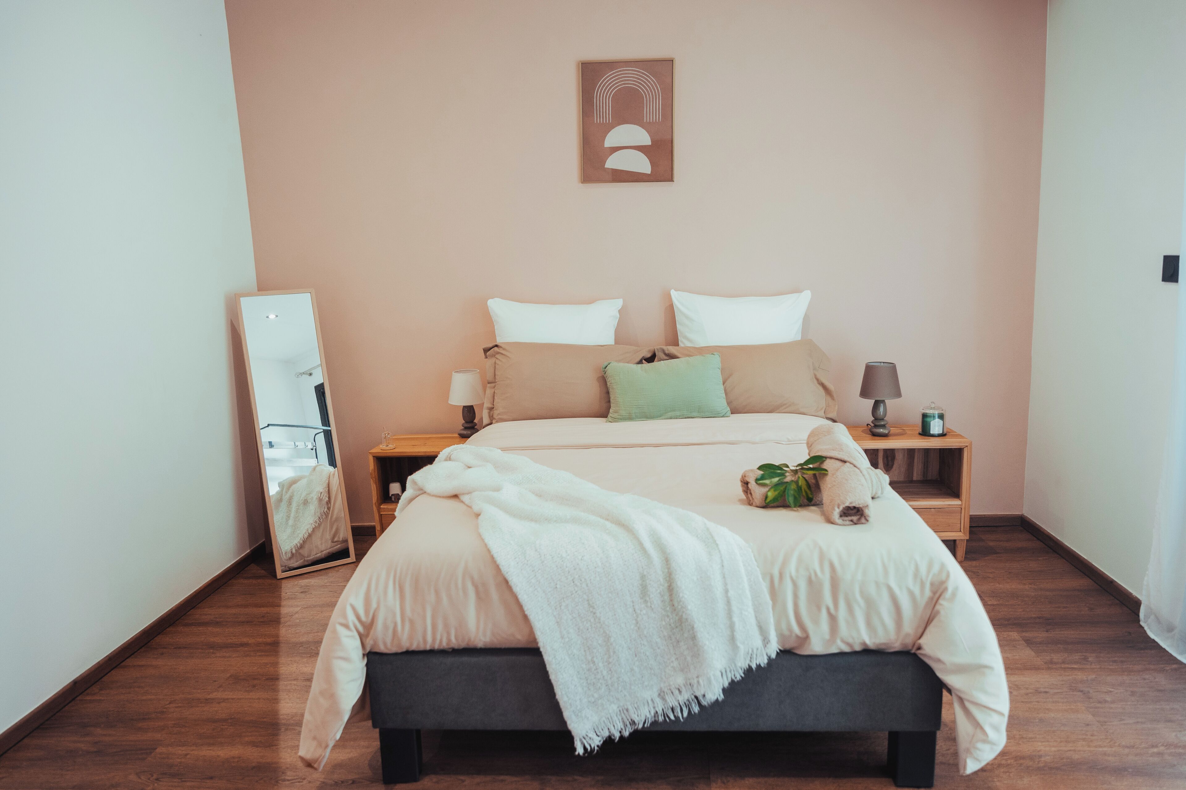 Iron/ironing board, WiFi, bed sheets
