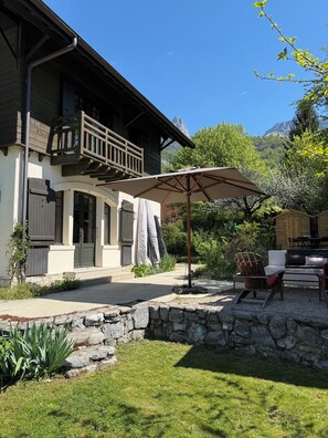 Terrace/patio - Family home 5 minutes from the lake and in the heart of Talloires village (Talloires-Montmin)