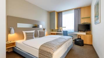 Schreibtisch, Bügeleisen/Bügelbrett, Reisekinderbett, kostenloses WLAN