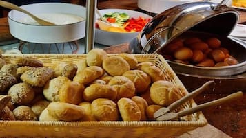 Alimentos y bebidas
