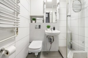 Classic-Apartment, Blick auf den Innenhof | Badezimmer