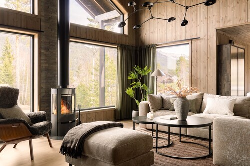 Villa Fossen with sauna and jacuzzi