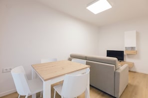 Comfort Studio | Tempat makan