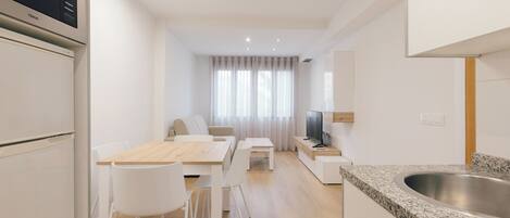 Premium Apartment, 2 Bedrooms | Iron/ironing board, free WiFi