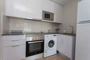 Fridge, microwave, oven, stovetop - Monlar Ruzafa (Valencia)