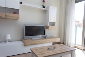 Television - Monlar Ruzafa (Valencia)