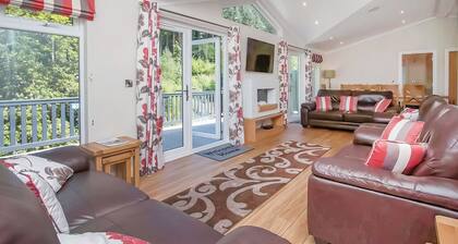 Luxury Lodge 5 bed Hot Tub