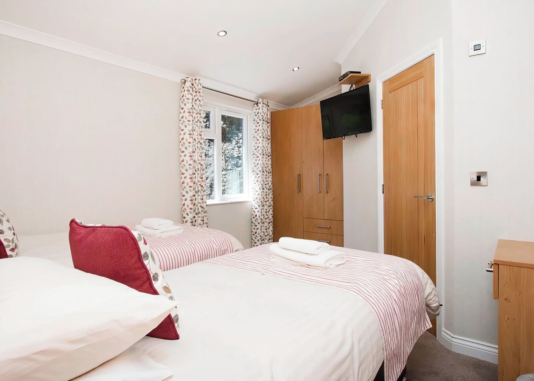 5 bedrooms