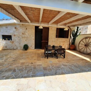 Comfort Condo, 1 Bedroom, Patio, Garden View | Outdoor dining