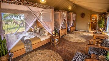 Deluxe Tent | In-room safe, bed sheets