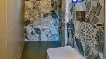 Premium Loft Room | Bathroom