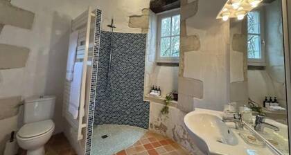 Le Salon at La Brosse Estate – Accessible & Pet-Friendly Countryside Escape