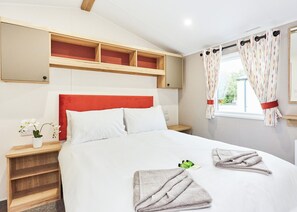 2 bedrooms - Comfort 2 Bedroom Caravan Hot Tub (Pet) (Crieff)