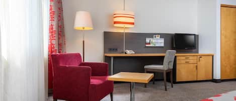 Bureau, fer et planche Ă repasser, Wi-Fi gratuit, draps fournis