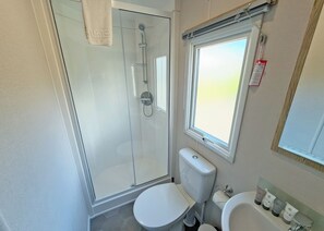 Bathroom - Valley View 2 Bed Holiday Caravan Rame (St Ann&rsquo;s Chapel, Callington)