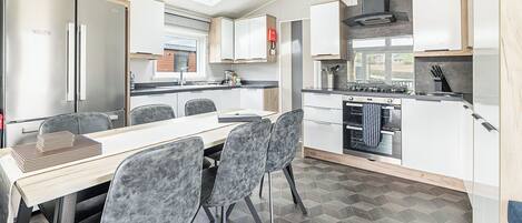 Kühlschrank, Ofen, Herdplatte, Toaster