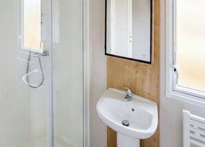 Bathroom - 3 bedroom accommodation in Monkton, Nr Ramsgate (Monkton, Nr Ramsgate)