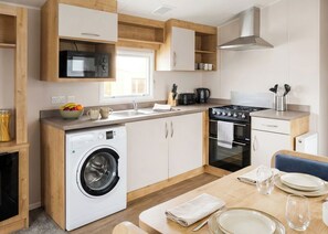 Fridge, oven, stovetop, toaster - 3 bedroom accommodation in Monkton, Nr Ramsgate (Monkton, Nr Ramsgate)