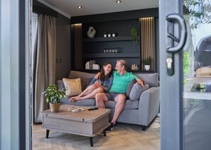 TV - 1 bedroom accommodation in Arrochar (Arrochar)