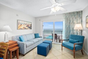 Living area - Cozy 1-bedroom apartment with AC in pleasant Ormond Beach Tropic sun (Ormond Beach)