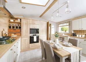 Fridge, oven, stovetop, toaster