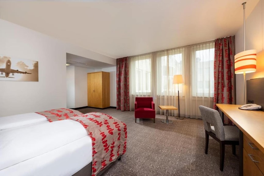 Sunday Hotel Frankfurt Superior King Room - Offenbach